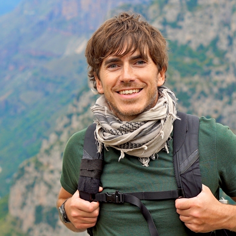 Включи программу про путешествия. Simon Reeve. Саймон Рив путешествие. Саймон Рив ведущий. Bbc: путешествие человека сериал.